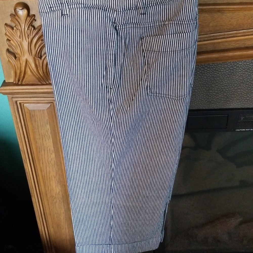 Avenue pinstripe capris